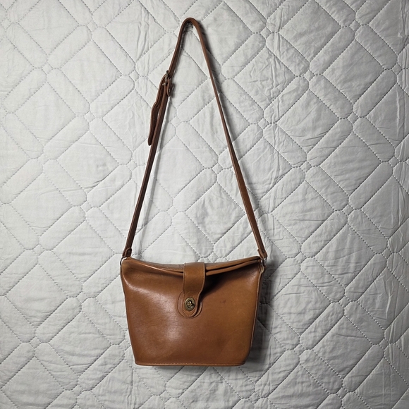 Coach Handbags - Vintage Coach Nottingham 9948 Binocular Bag Crossbody British Tan Brown USA